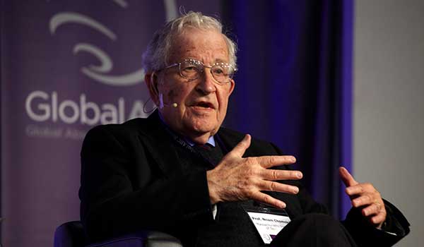 Noam Chomsky. Strategie odvádění pozornosti od kvalitního vzdělávání